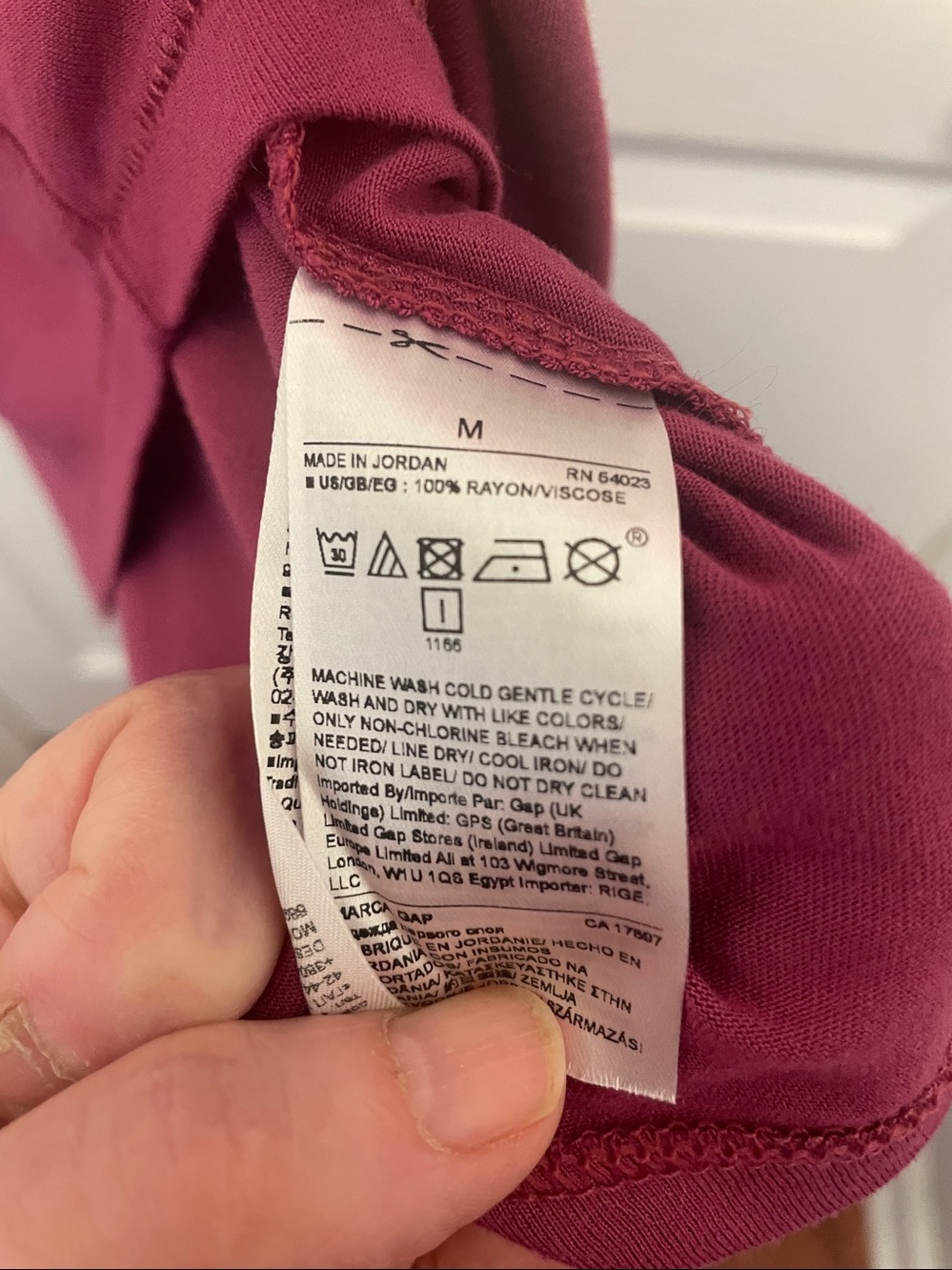GAP Women's Scoop Neck Tank - Berry - Picture 4 of 4